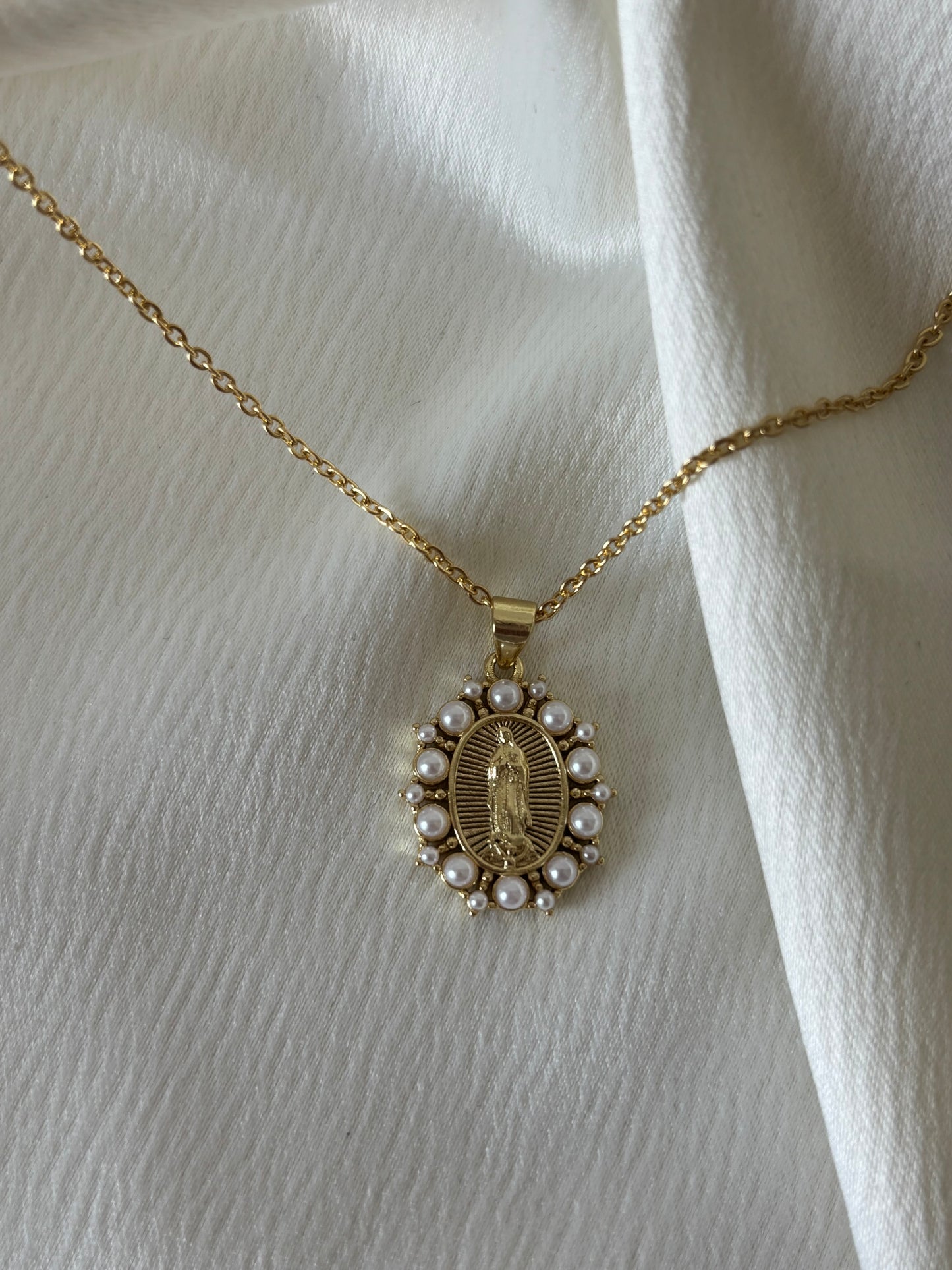 Collar Sencillo Mini Medalla