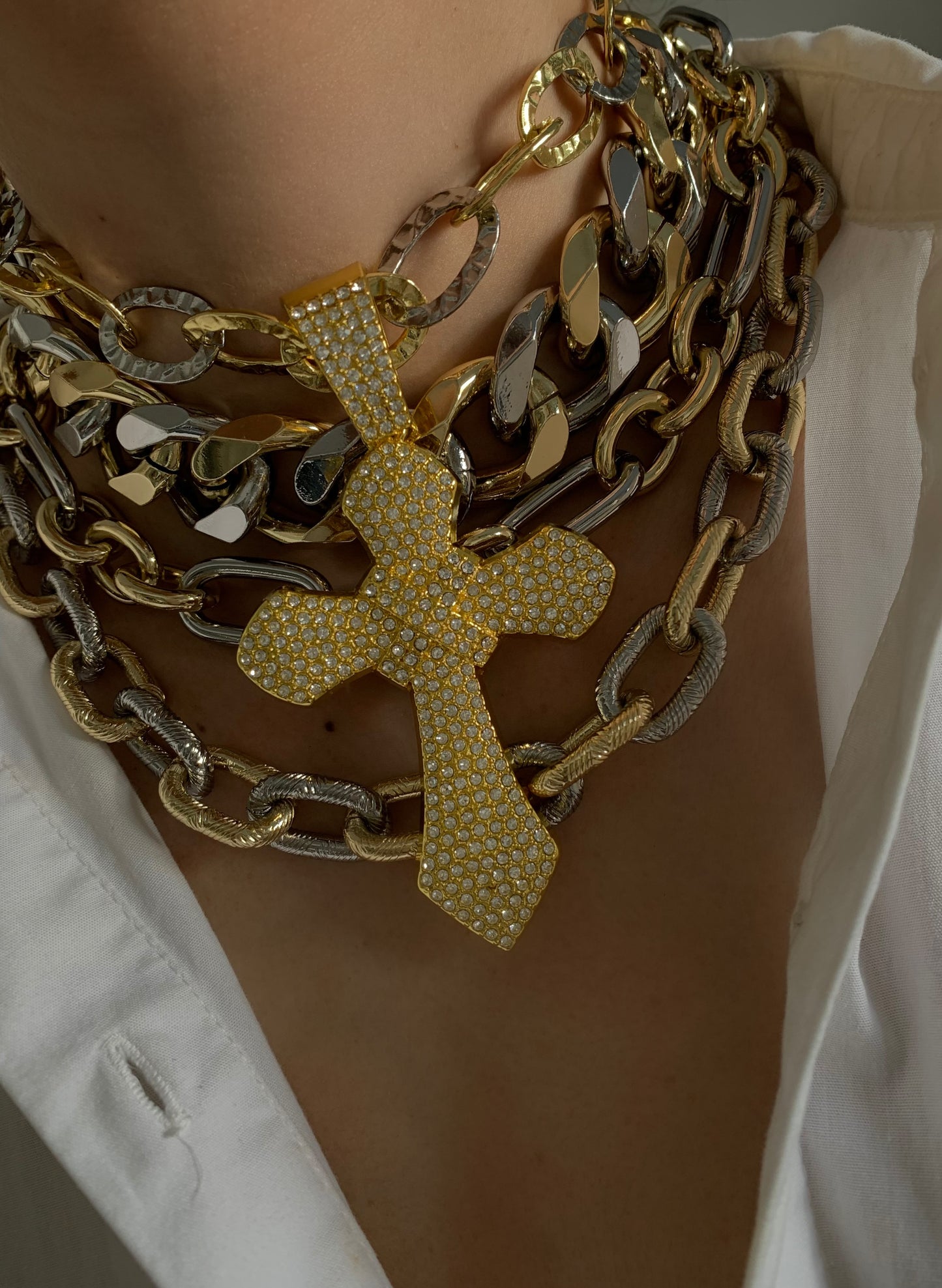 Collar Maxi Crucifijo Dorado