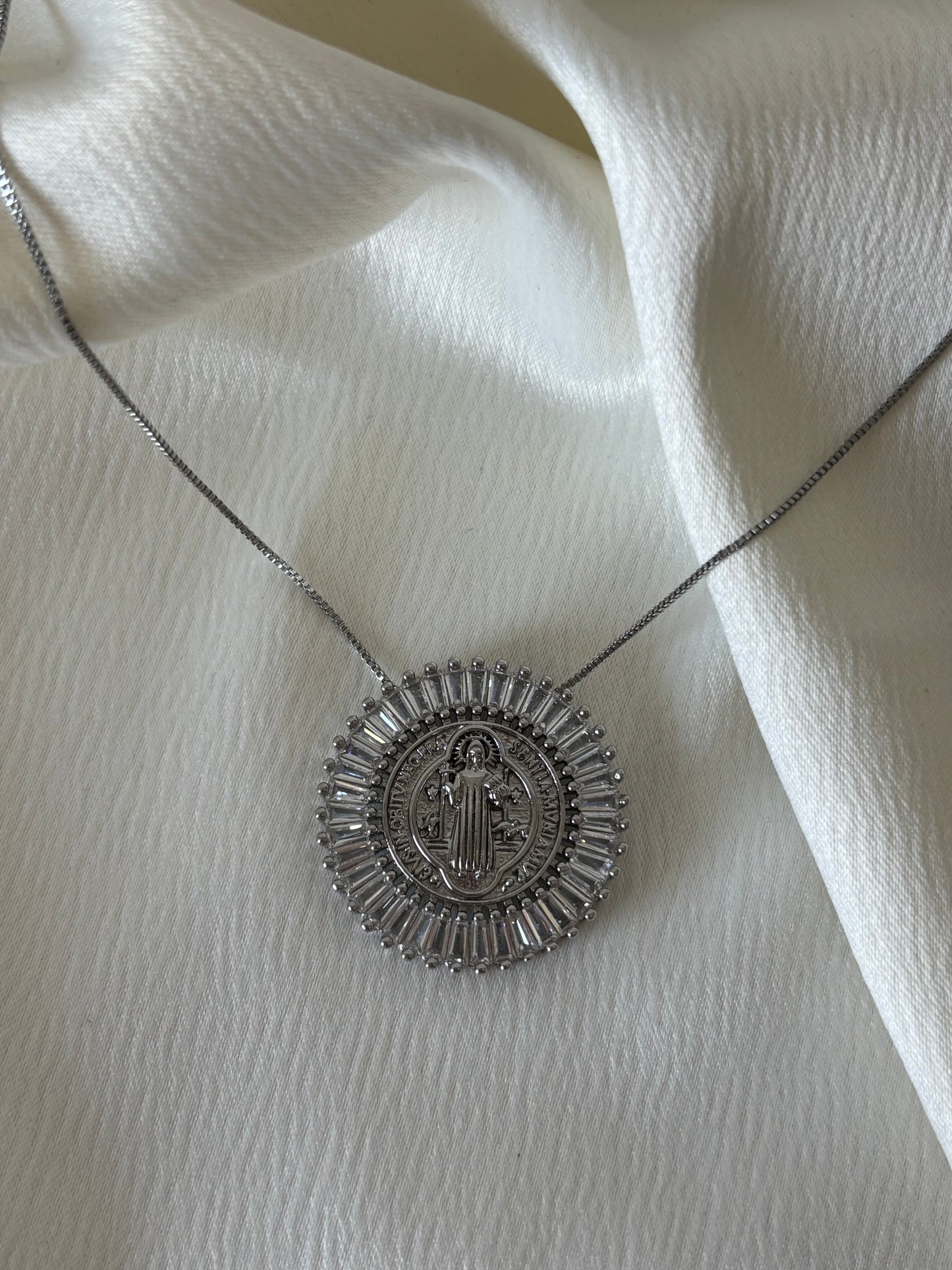 Collar Sencillo Medalla San Benito