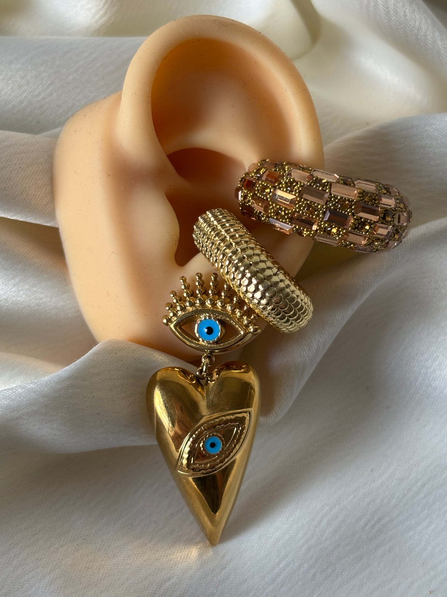 Aretes Corazon Ojo Esmaltado