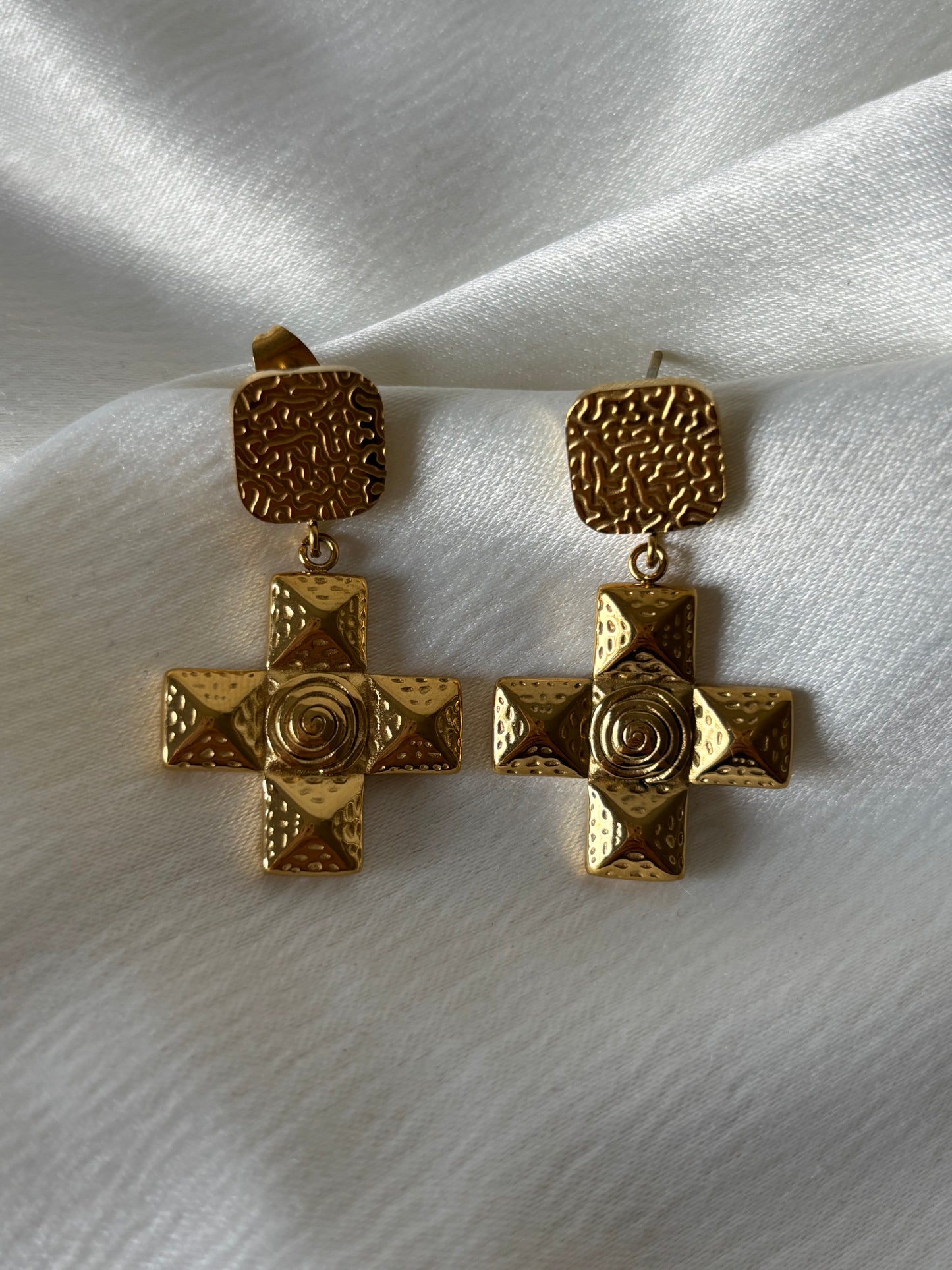 Aretes Cruces Martillado