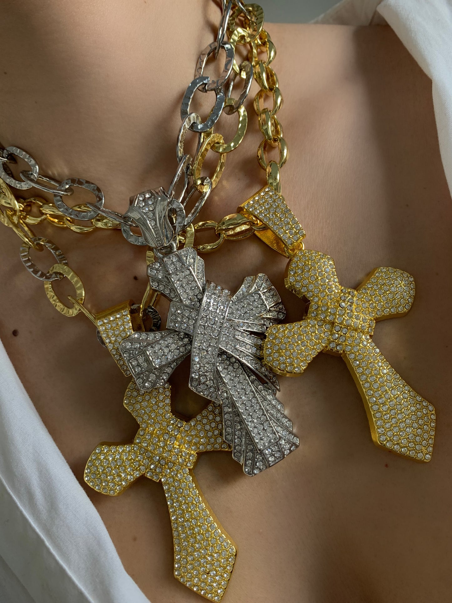 Collar Maxi Crucifijo Plateado