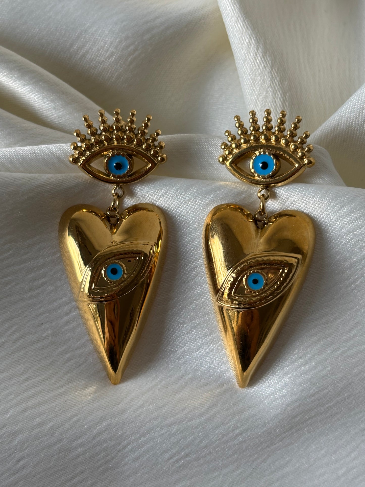 Aretes Corazon Ojo Esmaltado