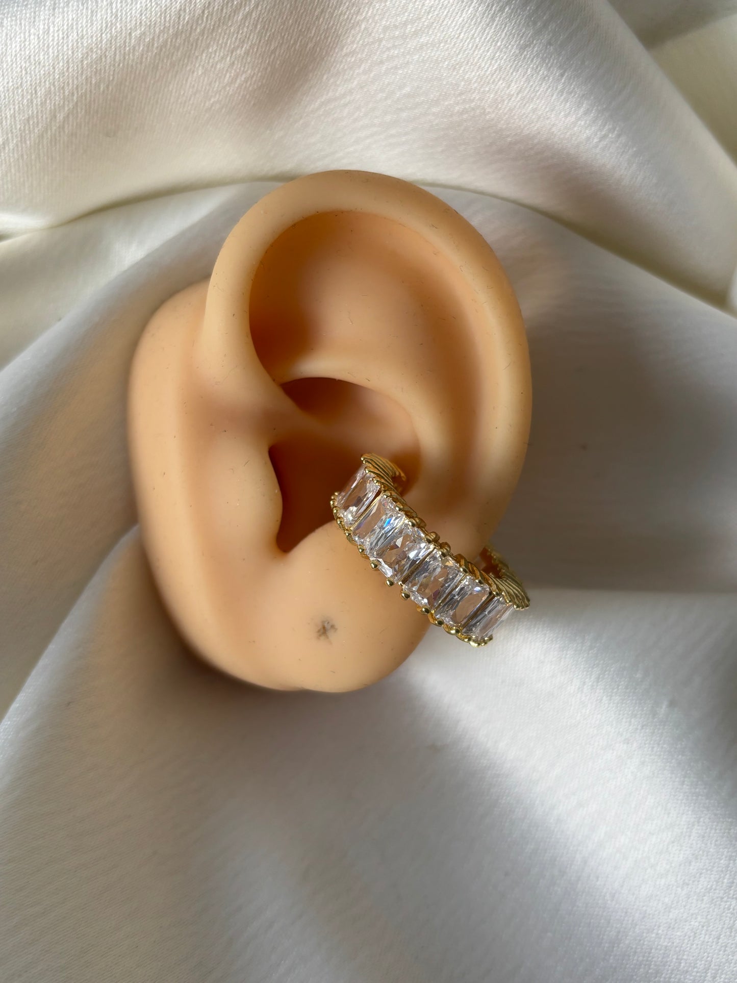 Earcuff Aro Circonias Grande