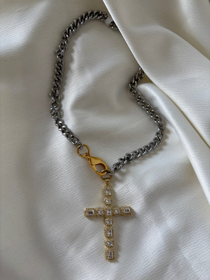 Collar Crucifijo Circonias