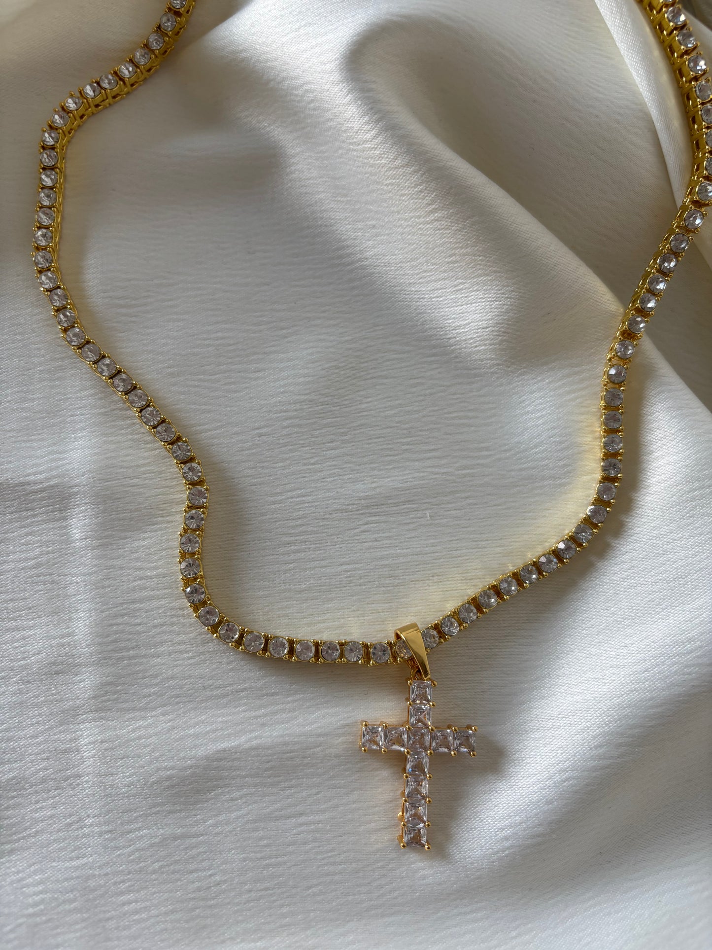 Collar Tennis Largo Crucifijo